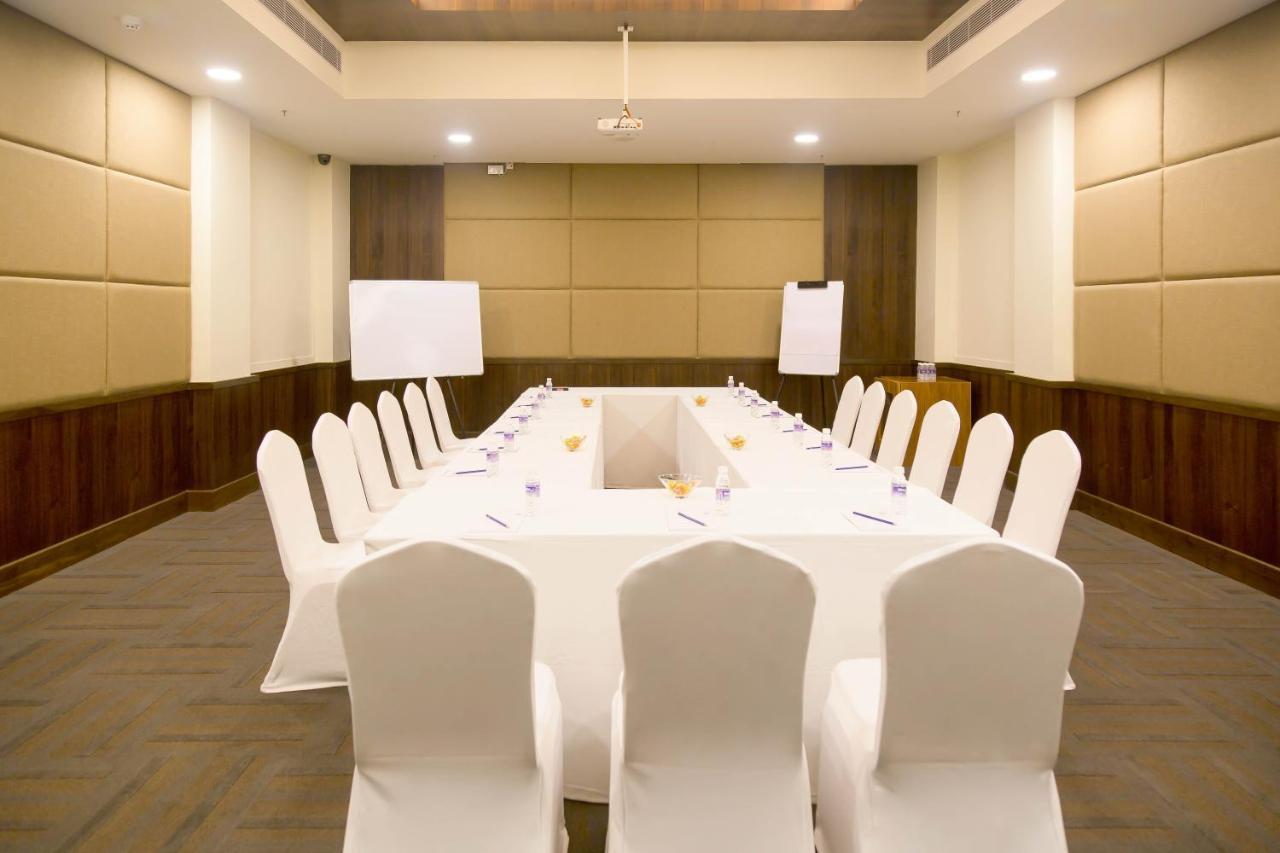 Kalyan Grand - A Business Hotel Vandalur Ngoại thất bức ảnh